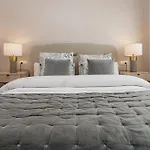 Eb4a - Frontline Apartment